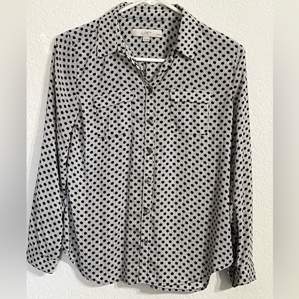 Ann Taylor LOFT Black Spotted Pinstriped Button Down Blouse Size XSP